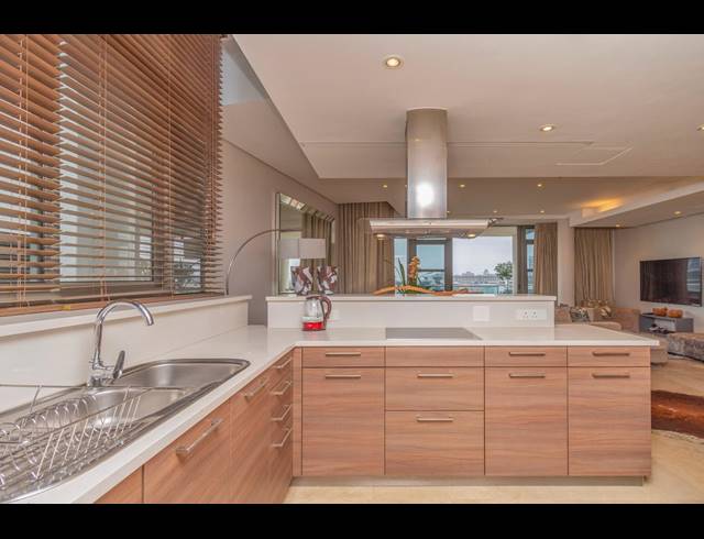 3 BEDROOM APARTMENT RENTED IN WATERFRONT
